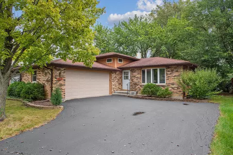 910 Macgregor Rd, Lockport, IL 60441 photo 1