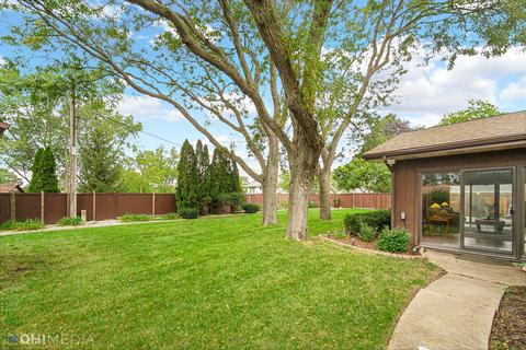 580 Springhill Dr, Roselle, IL 60172 photo 28