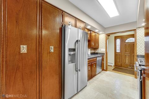 580 Springhill Dr, Roselle, IL 60172 photo 8