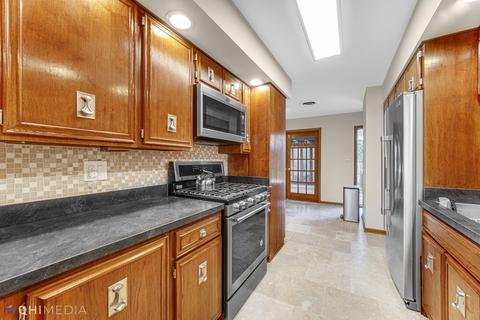 580 Springhill Dr, Roselle, IL 60172 photo 7