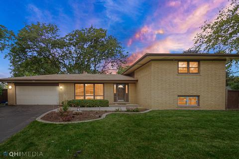 580 Springhill Dr, Roselle, IL 60172 photo 2