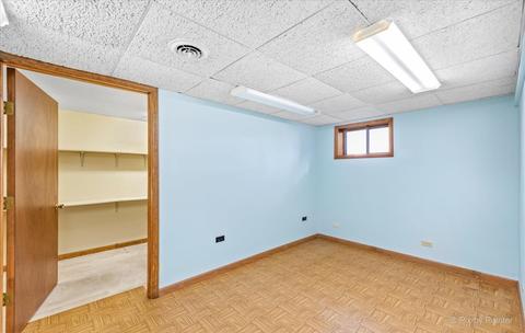 234 S Hickory Ave, Bartlett, IL 60103 photo 18