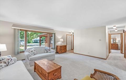 234 S Hickory Ave, Bartlett, IL 60103 photo 4