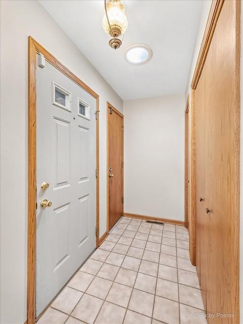 234 S Hickory Ave, Bartlett, IL 60103 photo 2