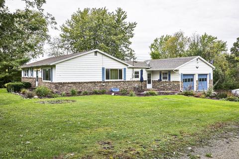 208 Hickory Dr, Roberts, IL 60962 photo 3