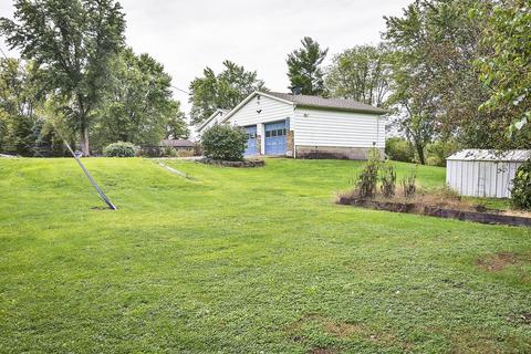 208 Hickory Dr, Roberts, IL 60962 photo 4
