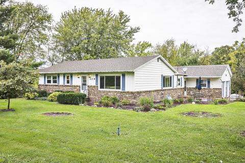 208 Hickory Dr, Roberts, IL 60962 photo 2