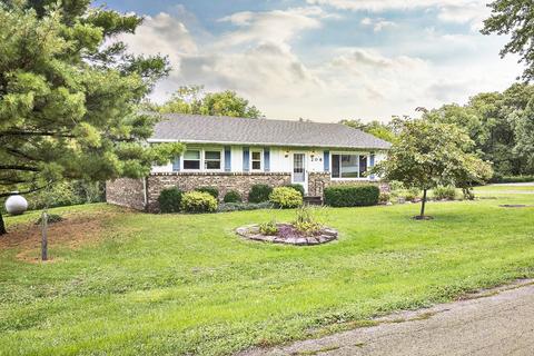 208 Hickory Dr, Roberts, IL 60962 photo 1