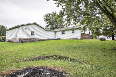 208 Hickory Dr, Roberts, IL 60962 photo 5