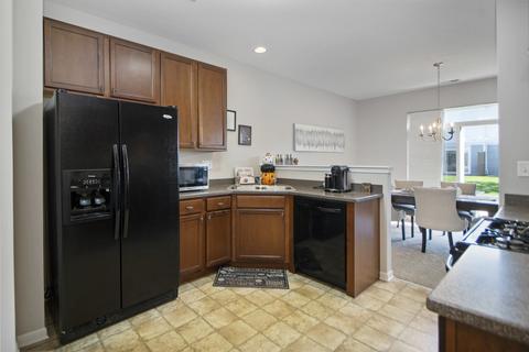 425 Acushnet St, Elgin, IL 60124 photo 12
