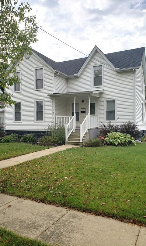 212 E Main St, Genoa, IL 60135 photo 1