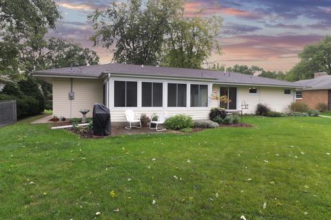 6 Grandview Dr, Normal, IL 61761 photo 3
