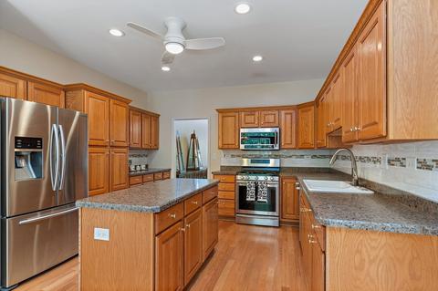 5604 Chesapeake Dr, Mchenry, IL 60050 photo 9