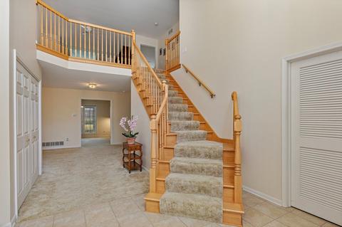 5604 Chesapeake Dr, Mchenry, IL 60050 photo 4