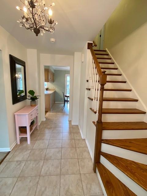 580 High Knob Dr, Wheaton, IL 60189 photo 2