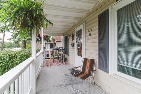 321 E Lincoln St, Bloomington, IL 61701 photo 3