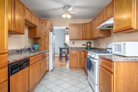 660 Cumberland St, Hoffman Estates, IL 60169 photo 5