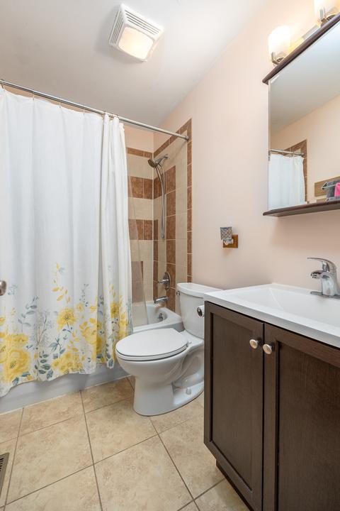 660 Cumberland St, Hoffman Estates, IL 60169 photo 9