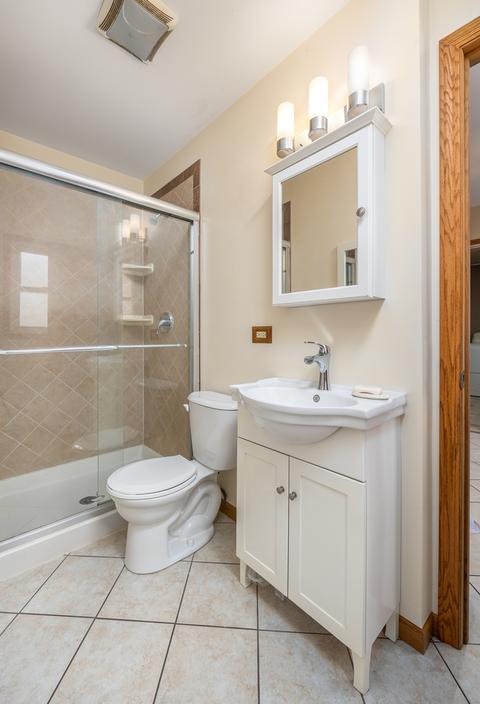 660 Cumberland St, Hoffman Estates, IL 60169 photo 12