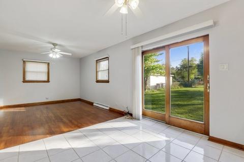 2045 Spruce Ave, Des Plaines, IL 60018 photo 9