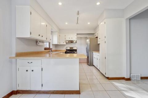 2045 Spruce Ave, Des Plaines, IL 60018 photo 13