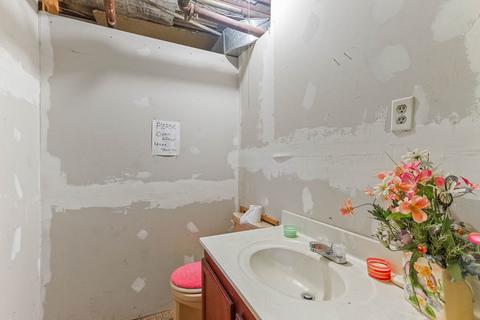 2417 E 73rd St, Chicago, IL 60649 photo 25