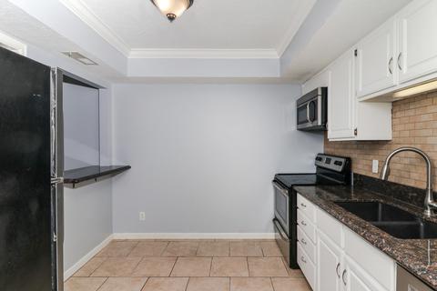111 Rust Rd #303, Bloomington, IL 61701 photo 9