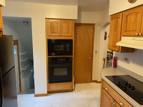 371 Lovell St, Elgin, IL 60120 photo 5
