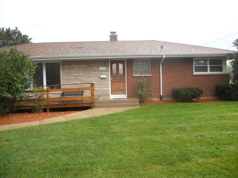 708 Pine Ave, Aurora, IL 60505 photo 1
