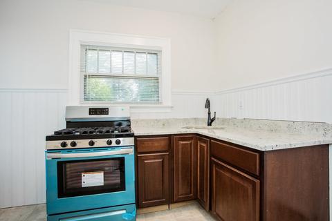 467 Standish St, Elgin, IL 60123 photo 8