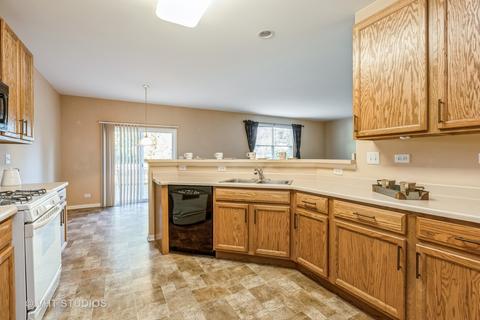 3308 Chase Ln, Elgin, IL 60124 photo 10