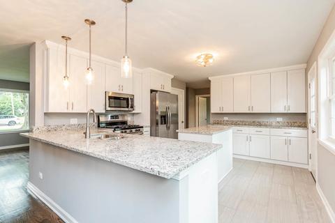 805 Lyford Ln, Wheaton, IL 60189 photo 10