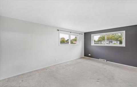 60 Lance Dr, Des Plaines, IL 60016 photo 11