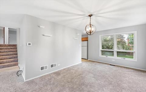60 Lance Dr, Des Plaines, IL 60016 photo 10