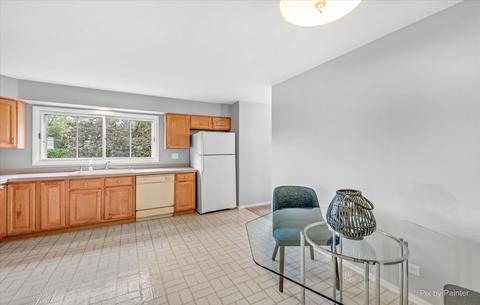 60 Lance Dr, Des Plaines, IL 60016 photo 5