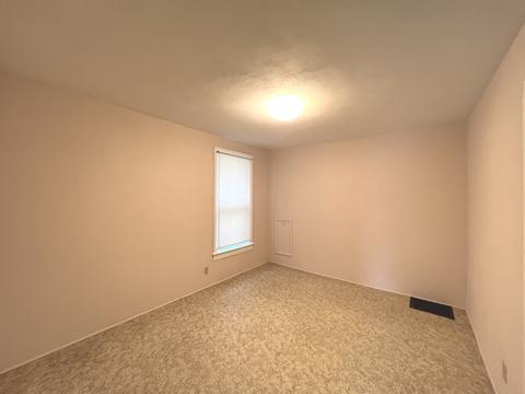 511 W Ringold St, Freeport, IL 61032 photo 5