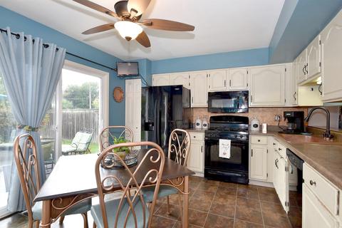 1290 Sebring Cir, Elgin, IL 60120 photo 7