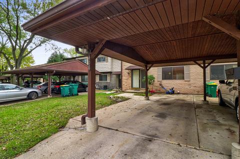 406 Arrow Trl, Wheeling, IL 60090 photo 2
