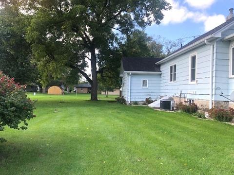 211 N Cedar St, Gardner, IL 60424 photo 4