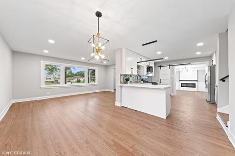 1007 Valewood Rd, Bartlett, IL 60103 photo 4