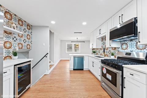 1007 Valewood Rd, Bartlett, IL 60103 photo 6
