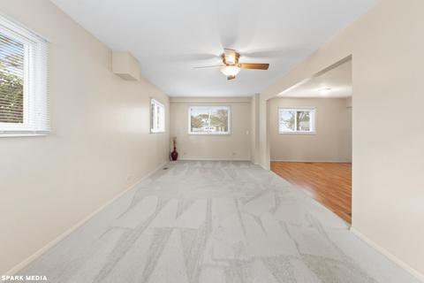 405 Alpine Ln, Hoffman Estates, IL 60169 photo 13