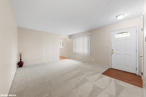 405 Alpine Ln, Hoffman Estates, IL 60169 photo 8