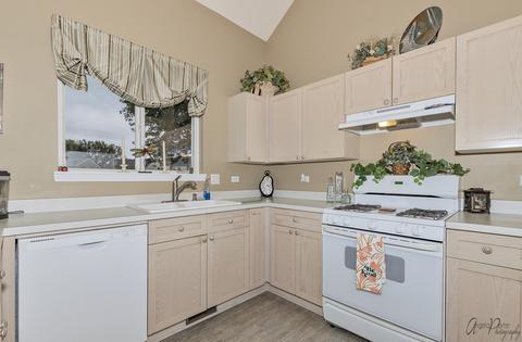 28601 Wagon Trail Rd, Lakemoor, IL 60051 photo 11