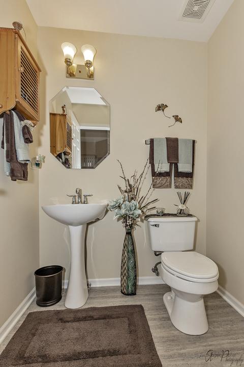 28601 Wagon Trail Rd, Lakemoor, IL 60051 photo 6