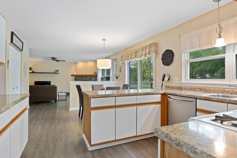 900 Prairie Dr, Algonquin, IL 60102 photo 11