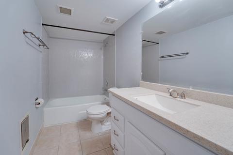 4511 Kings Walk Dr #2D, Rolling Meadows, IL 60008 photo 10
