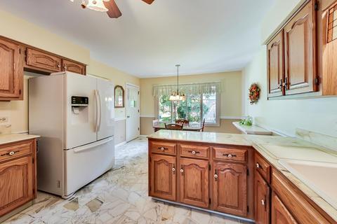 1840 Silverwillow Dr, Glenview, IL 60025 photo 8