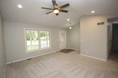 710 Cedar Ln, Genoa, IL 60135 photo 4
