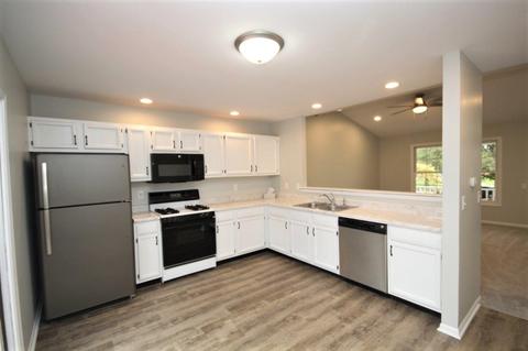 710 Cedar Ln, Genoa, IL 60135 photo 5